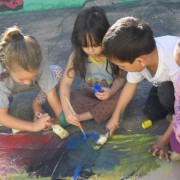 noticia-crianca-feliz