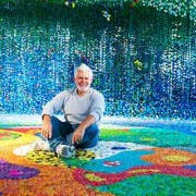 noticias-artista-com-tampas